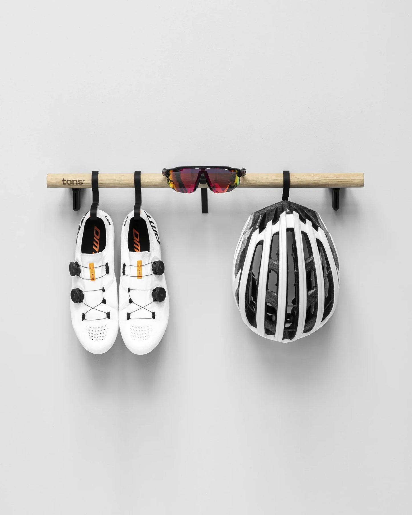 Tons Bar A . Shoes + Glasses + Helmet